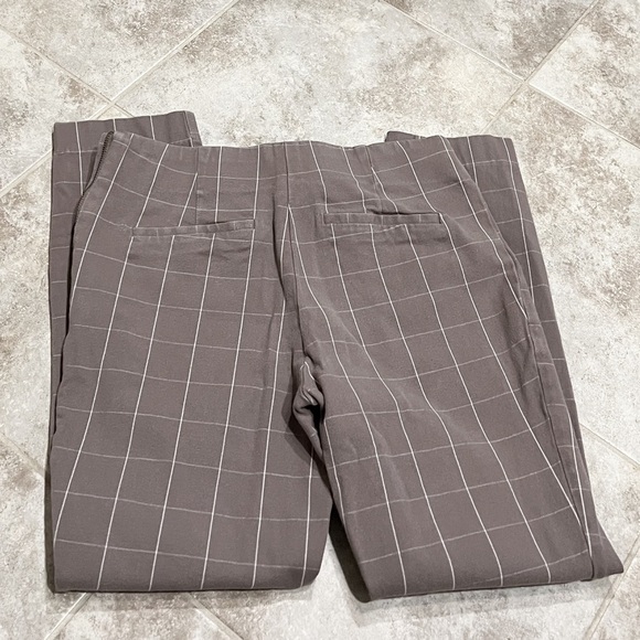 A New Day Bi Stretch Skinny Ankle Pants Mid Rise Beige Gray Brown Plaid Size 2 - Picture 2 of 9